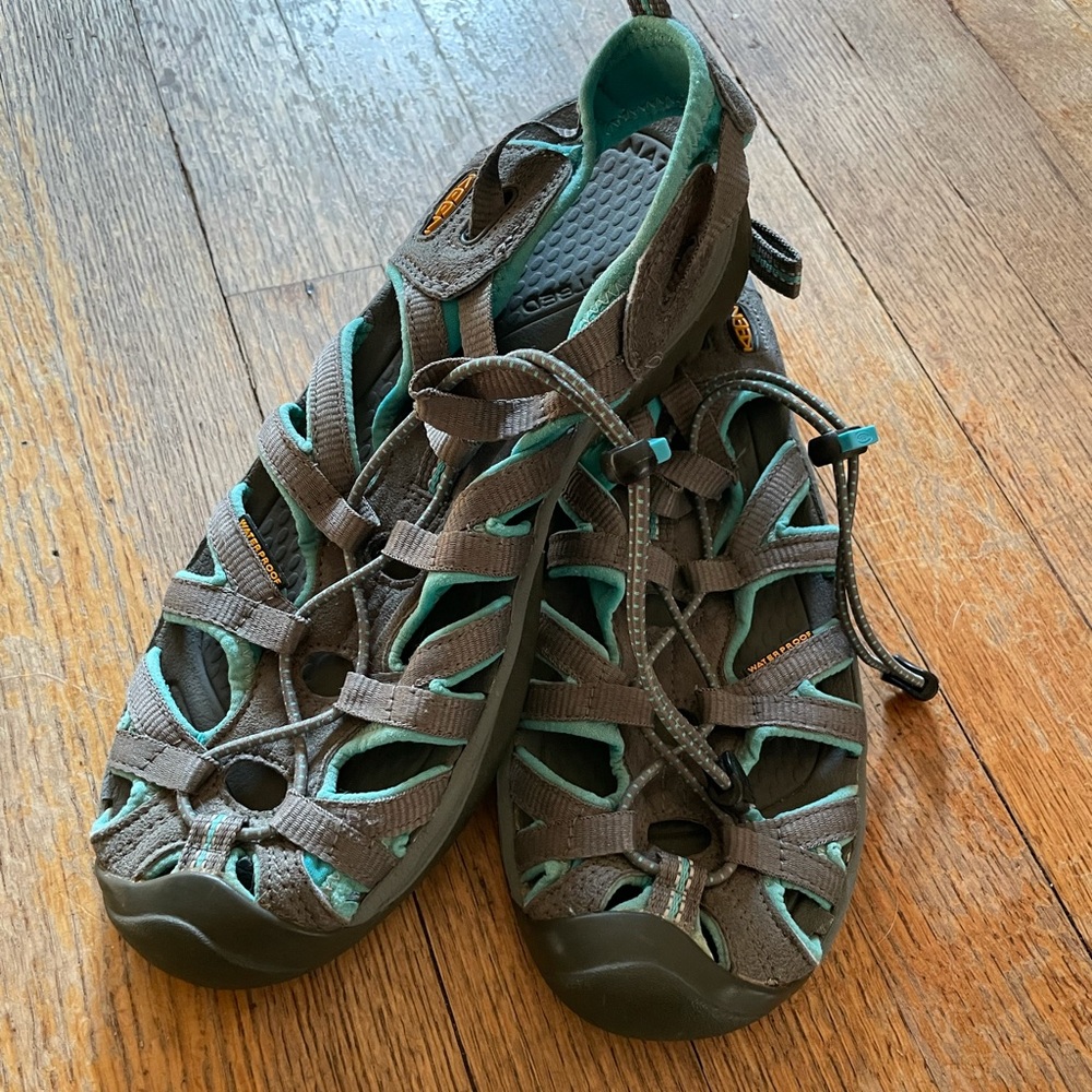 Gray and Teal Ladies Keens size 9